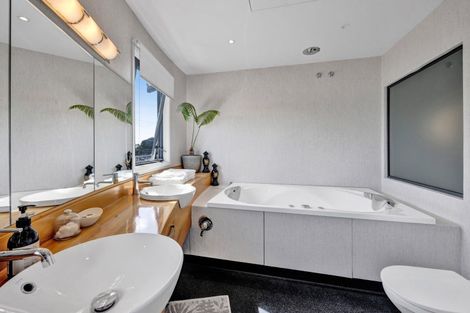 Photo of property in Headlands Opunake, 32 Fox Street, Opunake, 4616