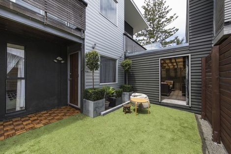 Photo of property in 48 View Ridge Drive, Ranui, Auckland, 0612