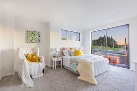 Photo of property in 2 Celestial Crescent, Orewa, 0931