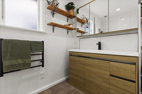 Photo of property in 5 Gavin Black Street, Meeanee, Napier, 4112