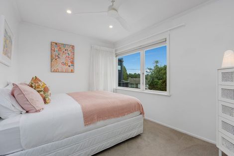 Photo of property in 70 Selwyn Crescent, Forrest Hill, Auckland, 0620