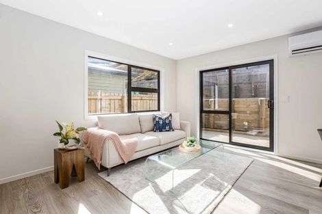 Photo of property in 41 Farnworth Terrace, Glenside, Wellington, 6037