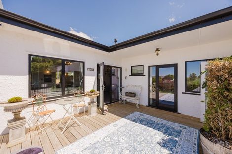 Photo of property in 20 Domain Road, Waipawa, 4210