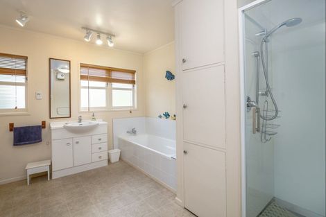 Photo of property in 62 Kuratawhiti Street, Greytown, 5712