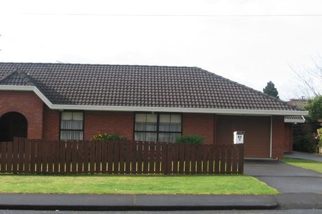 Photo of property in 2/18 Ray Small Drive, Papakura, 2110