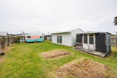 Photo of property in 16 Chrystal Street, Foxton Beach, Foxton, 4815