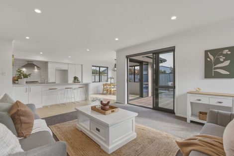 Photo of property in 15 Allington Place, Bethlehem, Tauranga, 3110