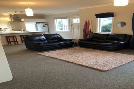 Photo of property in 33 Creswick Terrace, Northland, Wellington, 6012