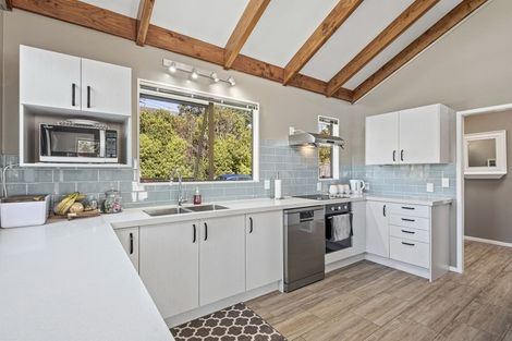 Photo of property in 92b Colwill Road, Massey, Auckland, 0614