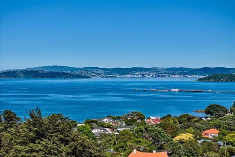Photo of property in 9 Whiorau Grove, Lowry Bay, Lower Hutt, 5013