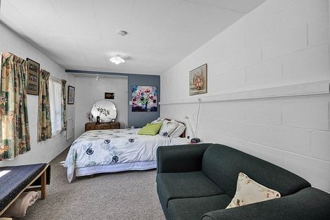 Photo of property in 39 Awanui Street, Merrilands, New Plymouth, 4312