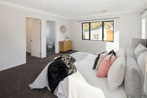 Photo of property in 32 Mauldeth Terrace, Churton Park, Wellington, 6037