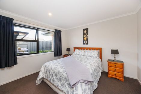 Photo of property in 12 Lorenzo Place, Kelvin Grove, Palmerston North, 4414