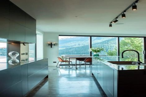 Photo of property in 29 Vancouver Drive, Queenstown, 9300