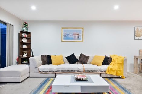 Photo of property in 21 Stephen Avenue, Henderson, Auckland, 0610