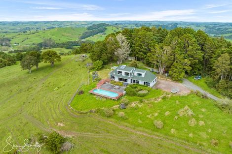 Photo of property in 338 Wairere Road, Waitakere, Henderson, 0782