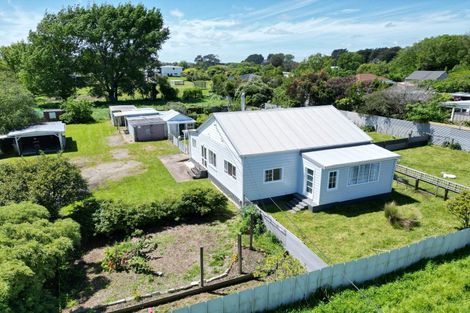 Photo of property in 67 Avenue Road, Foxton, 4814