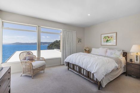 Photo of property in 353a Karaka Bay Road, Karaka Bays, Wellington, 6022