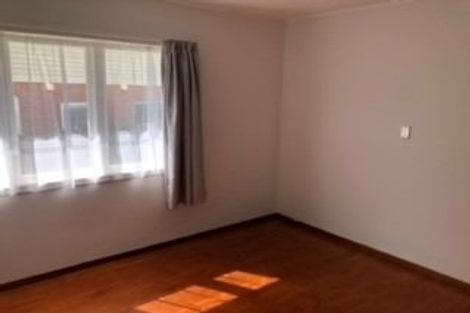 Photo of property in 51 Beach Road, Te Atatu Peninsula, Auckland, 0610