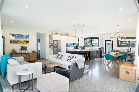 Photo of property in 3 Shamrock Lane, Te Atatu Peninsula, Auckland, 0610