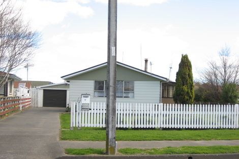 Photo of property in 17 Hammond Street, Bulls, 4818