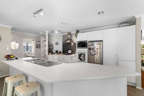 Photo of property in 12 Rangiwhea Road, Waiuku, 2123