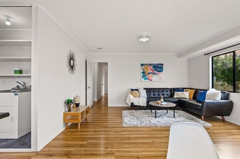 Photo of property in 12 Cameron Place, Ranui, Auckland, 0612