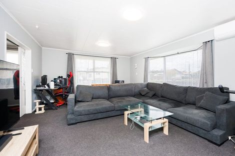 Photo of property in 24 Geraldine Crescent, Cloverlea, Palmerston North, 4412