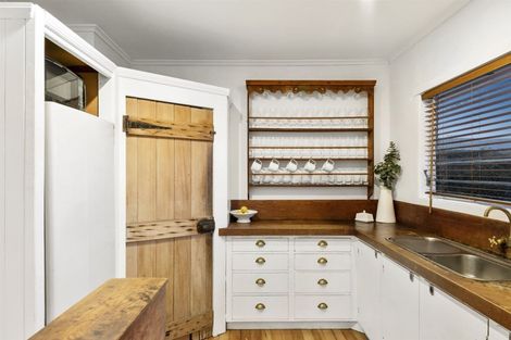 Photo of property in 2/259 Glenfield Road, Hillcrest, Auckland, 0627