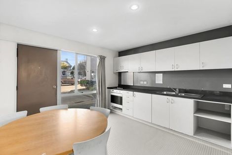 Photo of property in 4/340 Lincoln Road, Addington, Christchurch, 8024