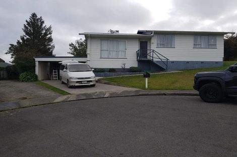 Photo of property in 4 Stroud Way, Newlands, Wellington, 6037