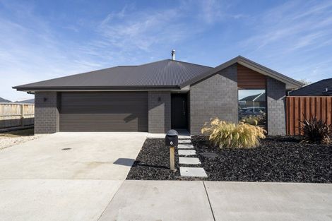 Photo of property in 6 Deans Place, Amberley, 7410