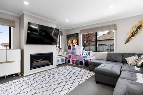 Photo of property in 115 Saint James Drive, Huntington, Hamilton, 3210