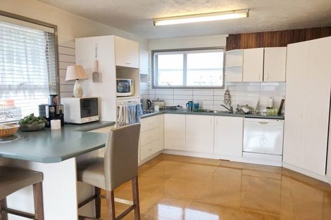 Photo of property in 13 Seakens Way, Glen Eden, Auckland, 0602