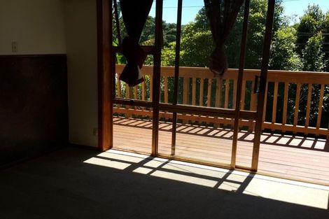 Photo of property in 15 Ellice Road, Totara Vale, Auckland, 0629