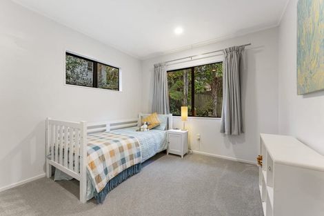 Photo of property in 2/18 Atlantis Place, Totara Vale, Auckland, 0629