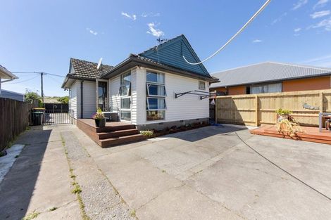 Photo of property in 281 Marine Parade, New Brighton, Christchurch, 8061
