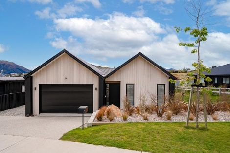 Photo of property in 2 Mcneil Crescent, Wanaka, 9305