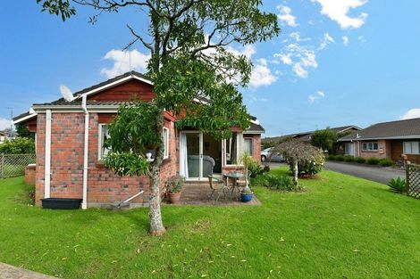 Photo of property in 15 The Grove, Red Beach, 0932