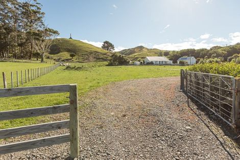 Photo of property in 8 Shoal Beach Road, Aramoana, Omakere, 4271