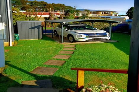 Photo of property in 2 Waireka Road, Omata, New Plymouth, 4374
