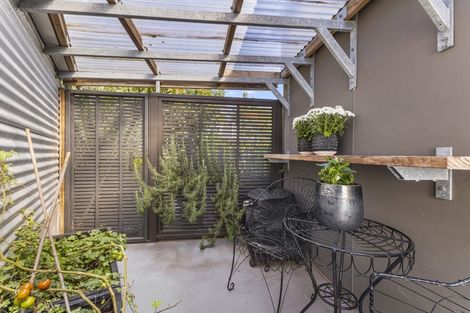Photo of property in 298 Huatoki Street, Upper Vogeltown, New Plymouth, 4310