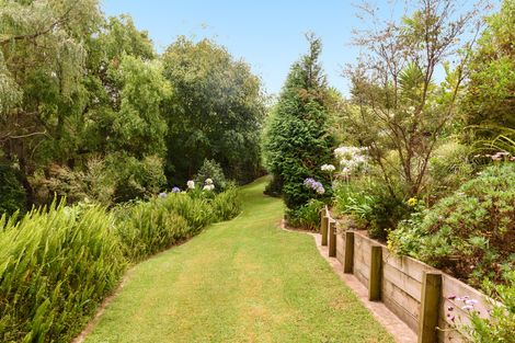 Photo of property in 9r Roger Guy Place, Welcome Bay, Tauranga, 3175