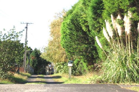 Photo of property in 36 Islington Avenue, New Lynn, Auckland, 0600