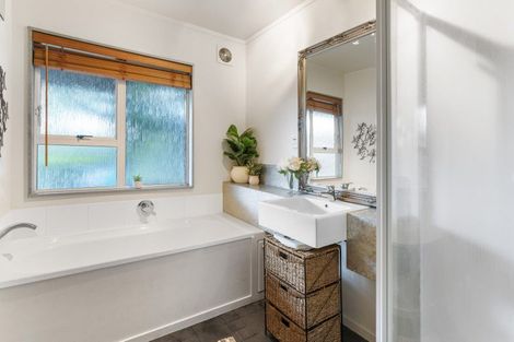 Photo of property in 9 Waihora Street, Taupo, 3330