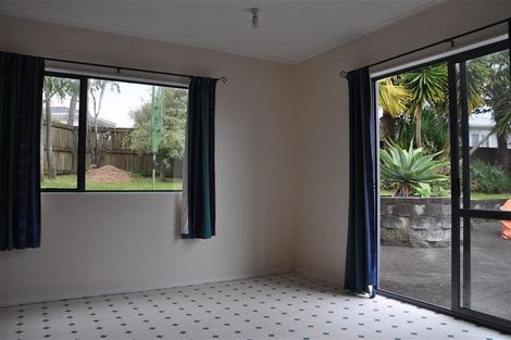 Photo of property in 9 Statesman Street, Henderson, Auckland, 0612