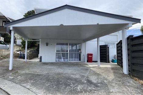 Photo of property in 4 Hillview Crescent, Paparangi, Wellington, 6037