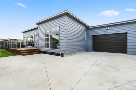Photo of property in 58 Exeter Crescent, Takaro, Palmerston North, 4412