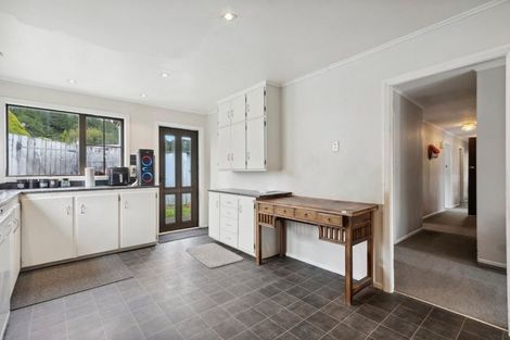 Photo of property in 414 Stokes Valley Road, Stokes Valley, Lower Hutt, 5019