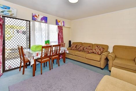 Photo of property in 2/5 Deering Place, Papatoetoe, Auckland, 2025